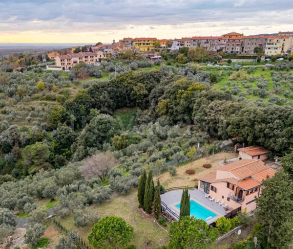 casa indipendente in vendita a Riparbella