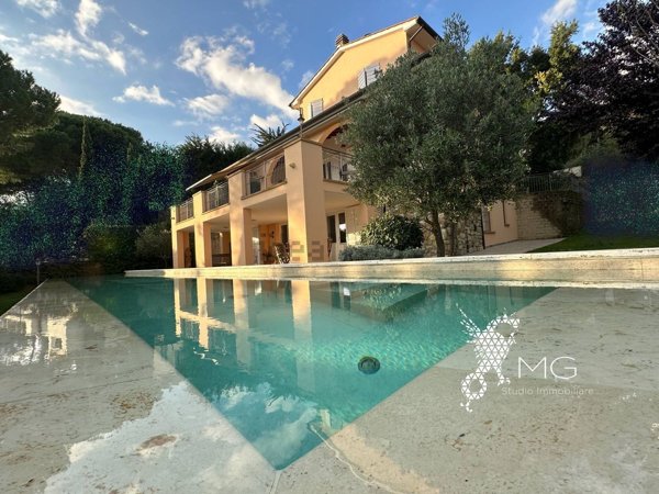 casa indipendente in vendita a Riparbella