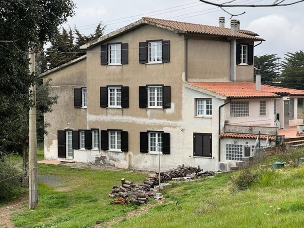 casa indipendente in vendita a Riparbella