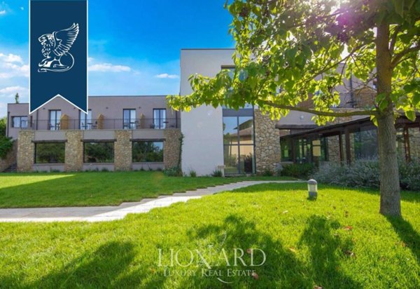 negozio in vendita a Riparbella