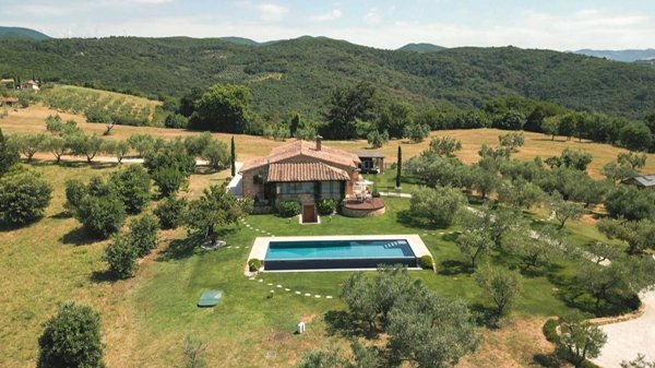 casa indipendente in vendita a Riparbella