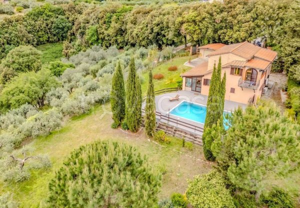 casa indipendente in vendita a Riparbella