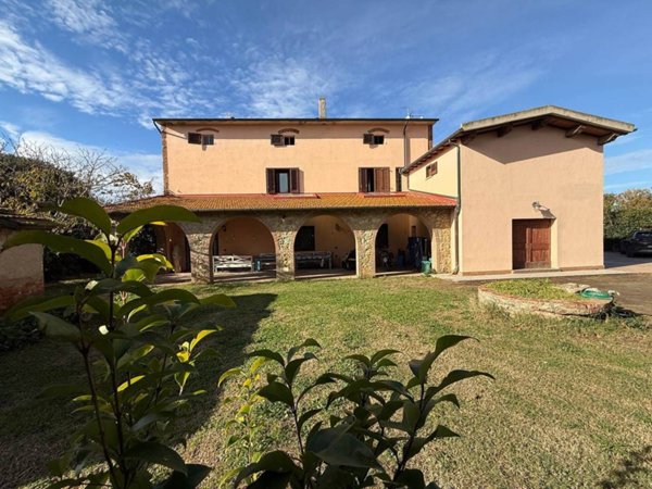 casa indipendente in vendita a Riparbella