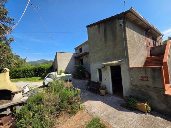 casa indipendente in vendita a Riparbella