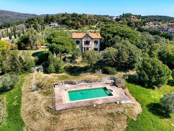 casa indipendente in vendita a Riparbella