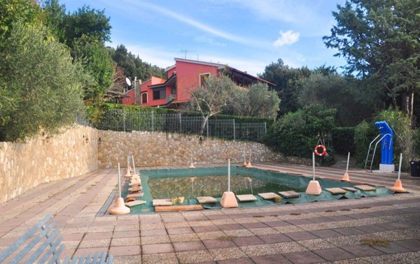 casa indipendente in vendita a Riparbella