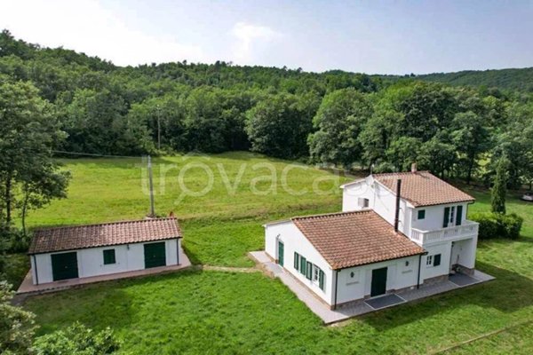 casa indipendente in vendita a Riparbella
