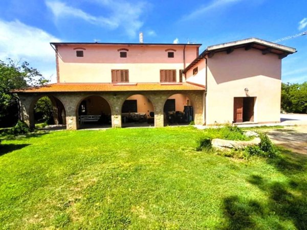 casa indipendente in vendita a Riparbella
