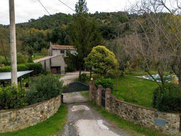 casa indipendente in vendita a Riparbella