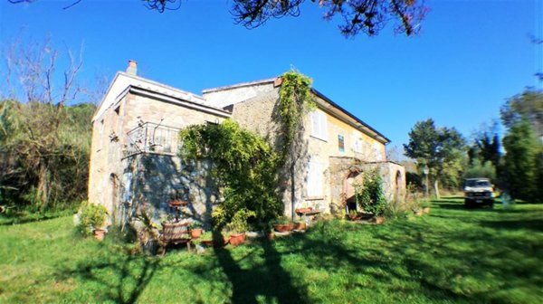 casa indipendente in vendita a Riparbella