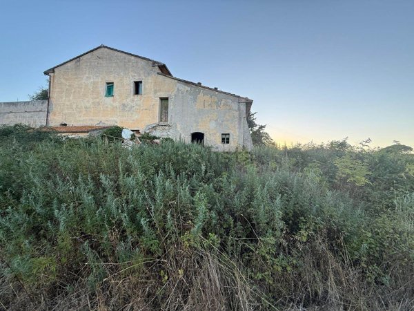casale in vendita a Riparbella