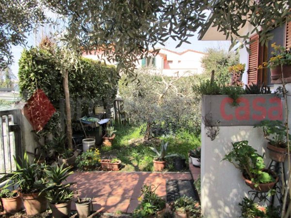 casa indipendente in vendita a San Giuliano Terme in zona Madonna dell'Acqua