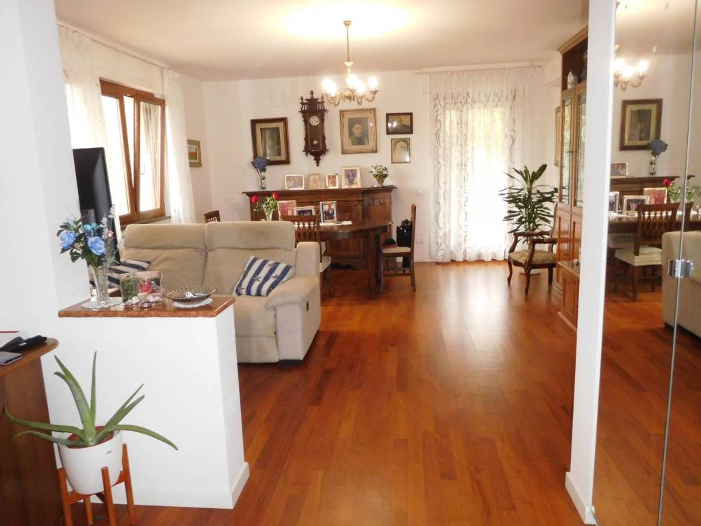 appartamento in vendita a San Giuliano Terme in zona Madonna dell'Acqua