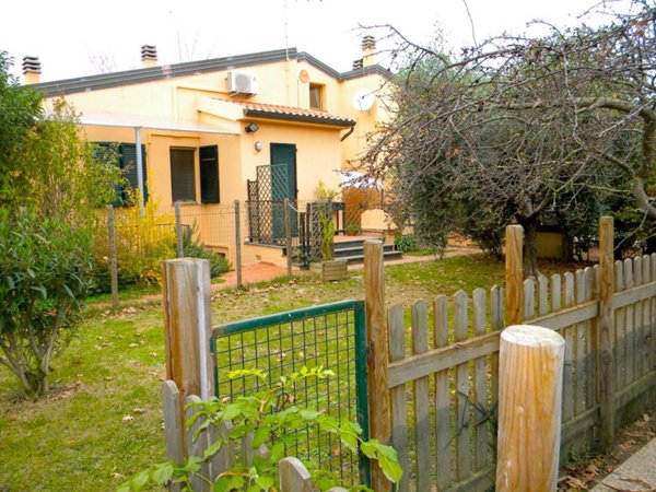 casa indipendente in vendita a San Giuliano Terme in zona Campo