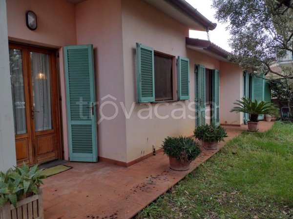 casa indipendente in vendita a San Giuliano Terme in zona Arena-Metato