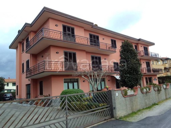 appartamento in vendita a San Giuliano Terme in zona Arena-Metato