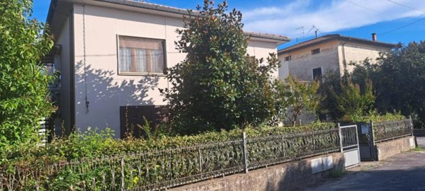appartamento in vendita a San Giuliano Terme in zona Madonna dell'Acqua