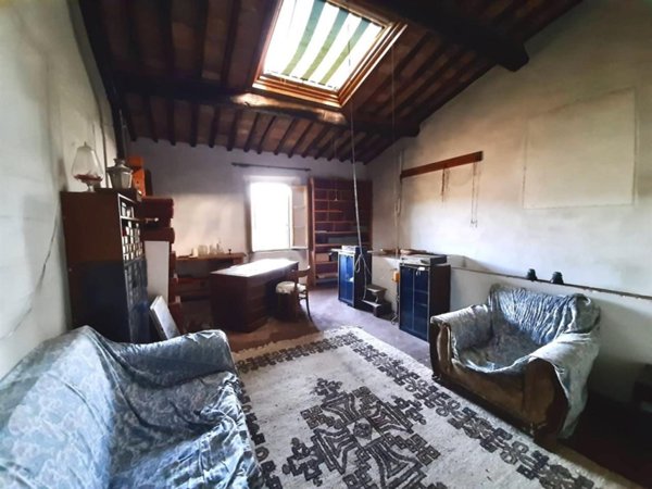 casa indipendente in vendita a San Giuliano Terme in zona Ripafratta