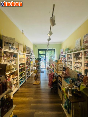 locale di sgombero in vendita a San Giuliano Terme