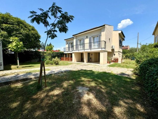 casa indipendente in vendita a San Giuliano Terme in zona Madonna dell'Acqua