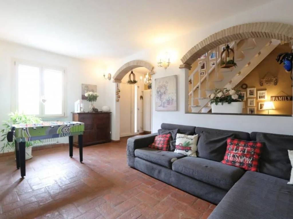 casa indipendente in vendita a San Giuliano Terme in zona Arena-Metato