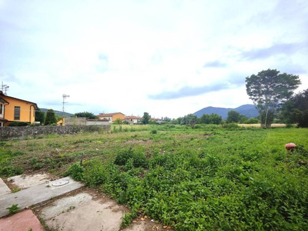 terreno edificabile in vendita a San Giuliano Terme in zona Pappiana