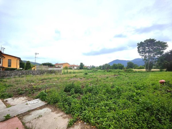 terreno edificabile in vendita a San Giuliano Terme in zona Pappiana