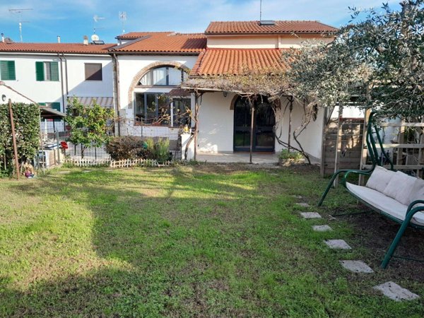 intera palazzina in vendita a San Giuliano Terme in zona Pappiana