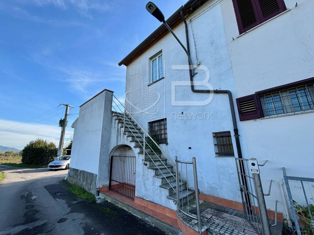 casa indipendente in vendita a San Giuliano Terme in zona Pappiana