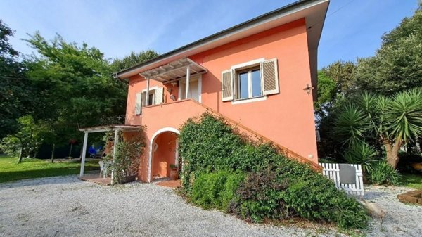 casa indipendente in vendita a San Giuliano Terme