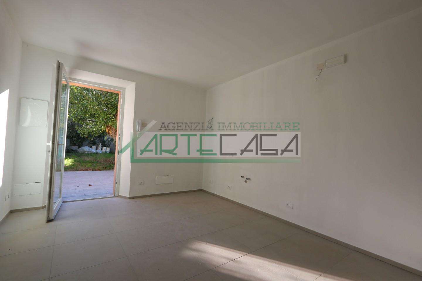 intera palazzina in vendita a San Giuliano Terme in zona Arena-Metato