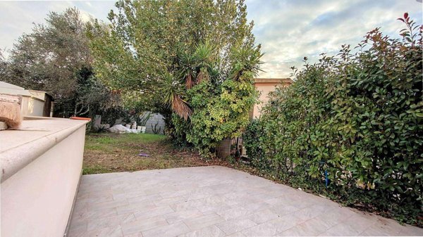 intera palazzina in vendita a San Giuliano Terme in zona Arena-Metato