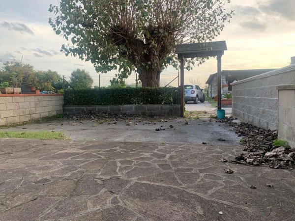 intera palazzina in vendita a San Giuliano Terme in zona Arena-Metato