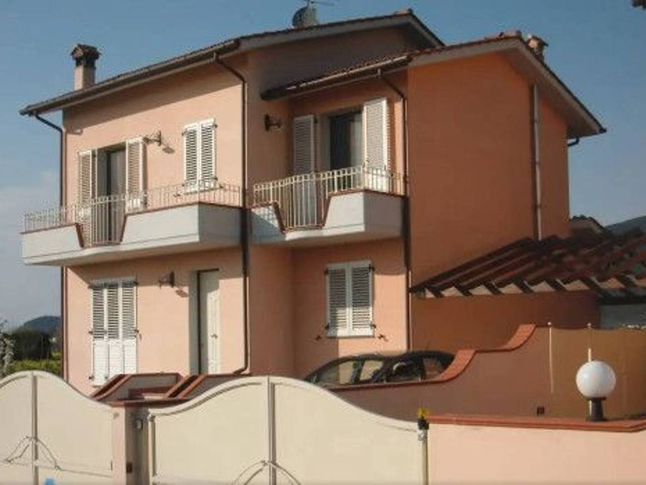 casa indipendente in vendita a San Giuliano Terme in zona Campo