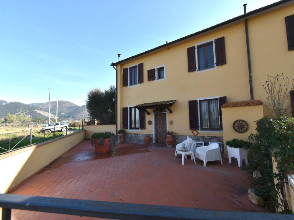 casa indipendente in vendita a San Giuliano Terme