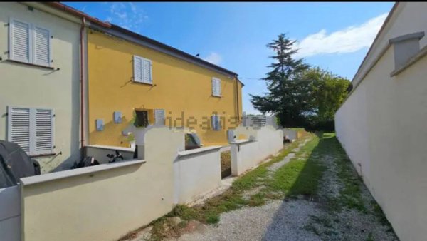 casa indipendente in vendita a San Giuliano Terme in zona Arena-Metato