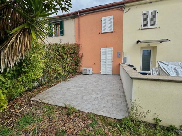 casa indipendente in vendita a San Giuliano Terme in zona Arena-Metato