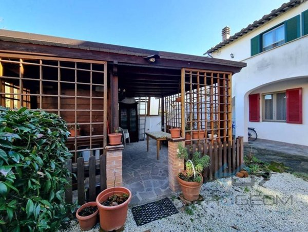 appartamento in vendita a San Giuliano Terme in zona Campo