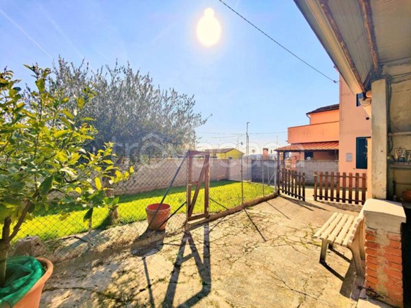 appartamento in vendita a San Giuliano Terme in zona Madonna dell'Acqua