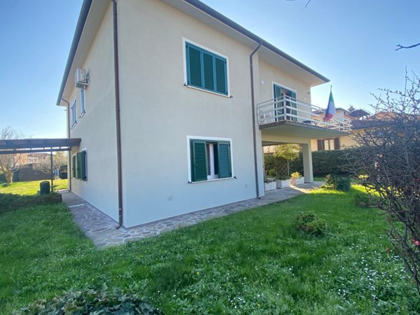 casa indipendente in vendita a San Giuliano Terme in zona Pontasserchio