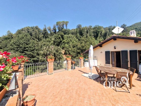 casa indipendente in vendita a San Giuliano Terme in zona Ripafratta