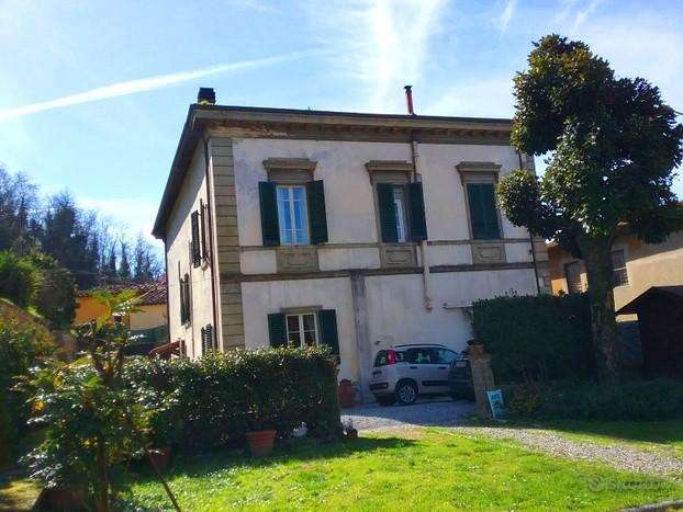 intera palazzina in vendita a San Giuliano Terme in zona Ripafratta