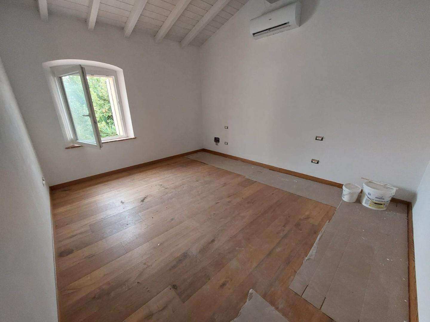 intera palazzina in vendita a San Giuliano Terme in zona Arena-Metato