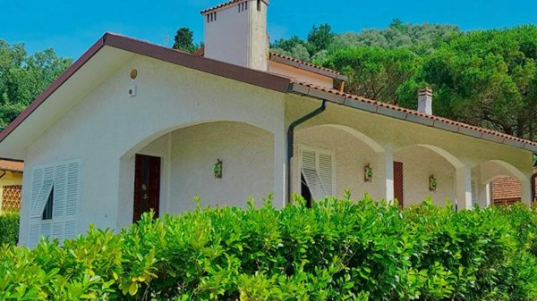 casa indipendente in vendita a San Giuliano Terme