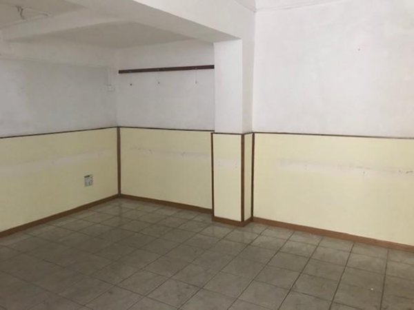 negozio in vendita a San Giuliano Terme in zona Molina di Quosa