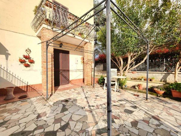 casa indipendente in vendita a San Giuliano Terme in zona Pontasserchio