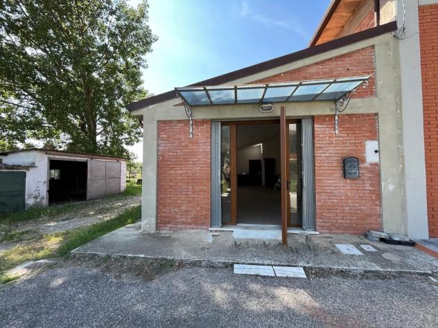 negozio in vendita a San Giuliano Terme in zona San Martino a Ulmiano