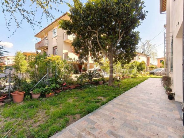 appartamento in vendita a San Giuliano Terme in zona Gello