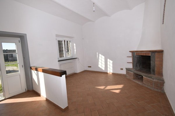 casa indipendente a San Giuliano Terme in zona Sant'Andrea in Pescaiola