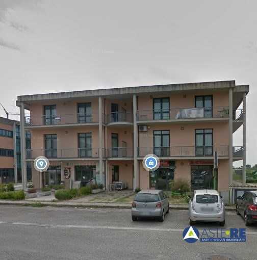 locale commerciale in vendita a San Giuliano Terme